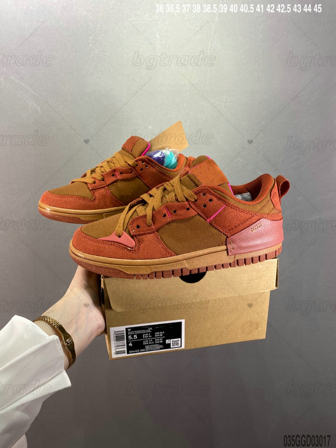 2022 New Mens Womens Scrap Low Casual Running Shoes Designer Sneakers Fashion UNC Outdoor Running Trainers
2022 New Mens Womens Scrap Low Casual Running Shoes Designer Sneakers Fashion UNC Outdoor Running Trainers