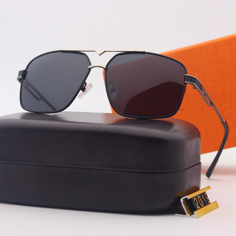 Men's and women's polarized sunglasses classic retro aviator toad mirror double bridge high-quality metal sun glasses suitable UV protective belt box 
Men's and women's polarized sunglasses classic retro aviator toad mirror double bridge high-quality metal sun glasses suitable UV protective belt box