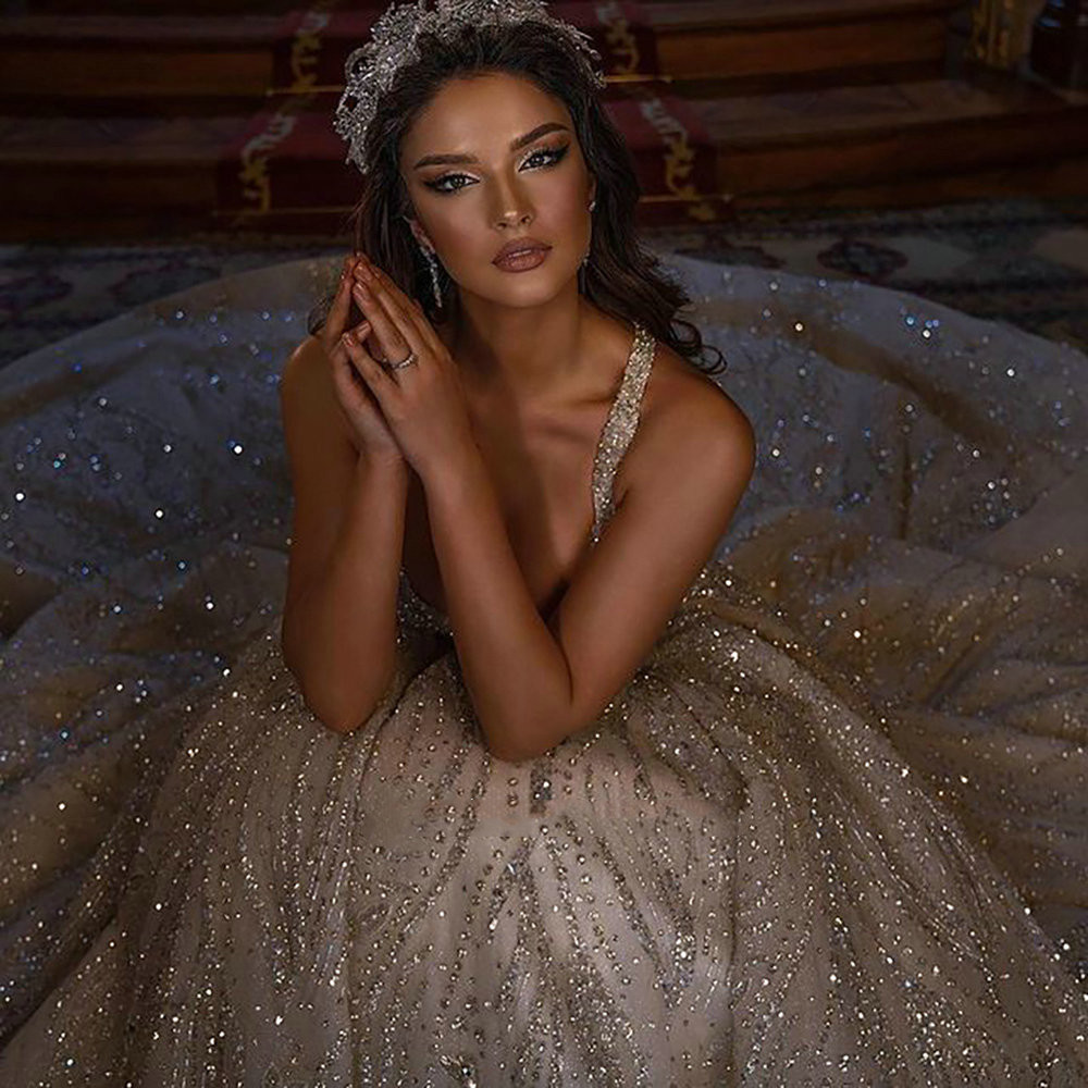Champagne Princess Ball Wedding Dresses Long Sleeves V Neck Spaghetti Straps Sequins Appliques Lace Ruffles or Length Bridal Gown Plus Size robes de s