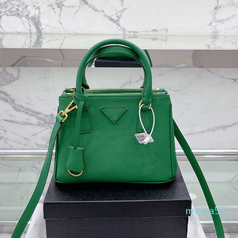 Classic Handbags 4 Colors Women Tote Crossbody Shop Bag Shoulder Bags Purse Leather 2 Zip Large Capacity High Quality Fashion Hardware Pouch, Red
Classic Handbags 4 Colors Women Tote Crossbody Shop Bag Shoulder Bags Purse Leather 2 Zip Large Capacity High Quality Fashion Hardware Pouch, Red