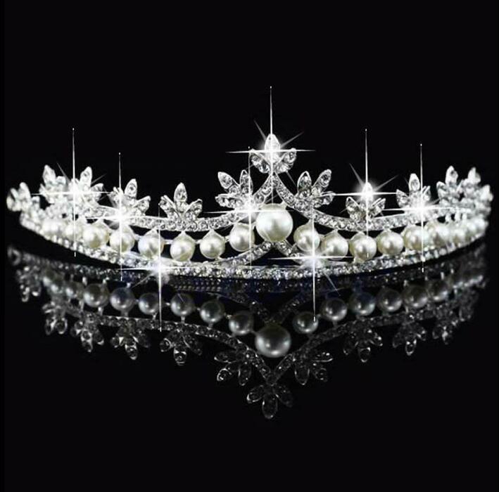 Headpieces Selling Bridal Fascinators With Rhinestone Head Pieces Crystal Headbands Tiaras Crowns Wedding Hair AccessoriesHeadpieces
Headpieces Selling Bridal Fascinators With Rhinestone Head Pieces Crystal Headbands Tiaras Crowns Wedding Hair AccessoriesHeadpieces