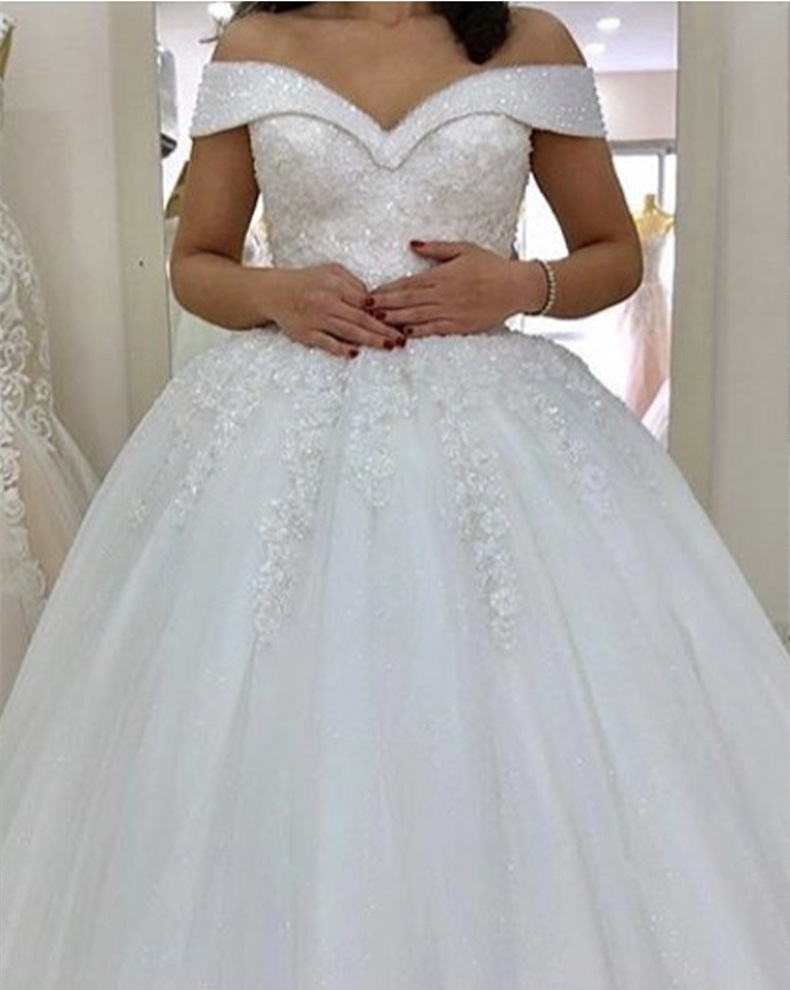 Luxury Crystals Beaded White Ball Gown Wedding Dresses Appliques Lace Open Back Plus Size Bridal Gowns Off Shoulder Long Tulle Garden Church Wedding D