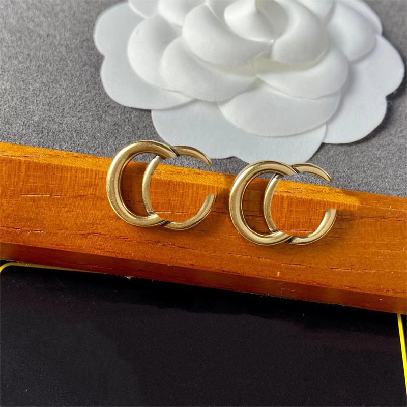 Mini pearl earings designer earrings luxury jewelry plated gold vintage letters plated gold cjeweler popular crystal mini fashion orecchini stud earrings women
Mini pearl earings designer earrings luxury jewelry plated gold vintage letters plated gold cjeweler popular crystal mini fashion orecchini stud earrings women
