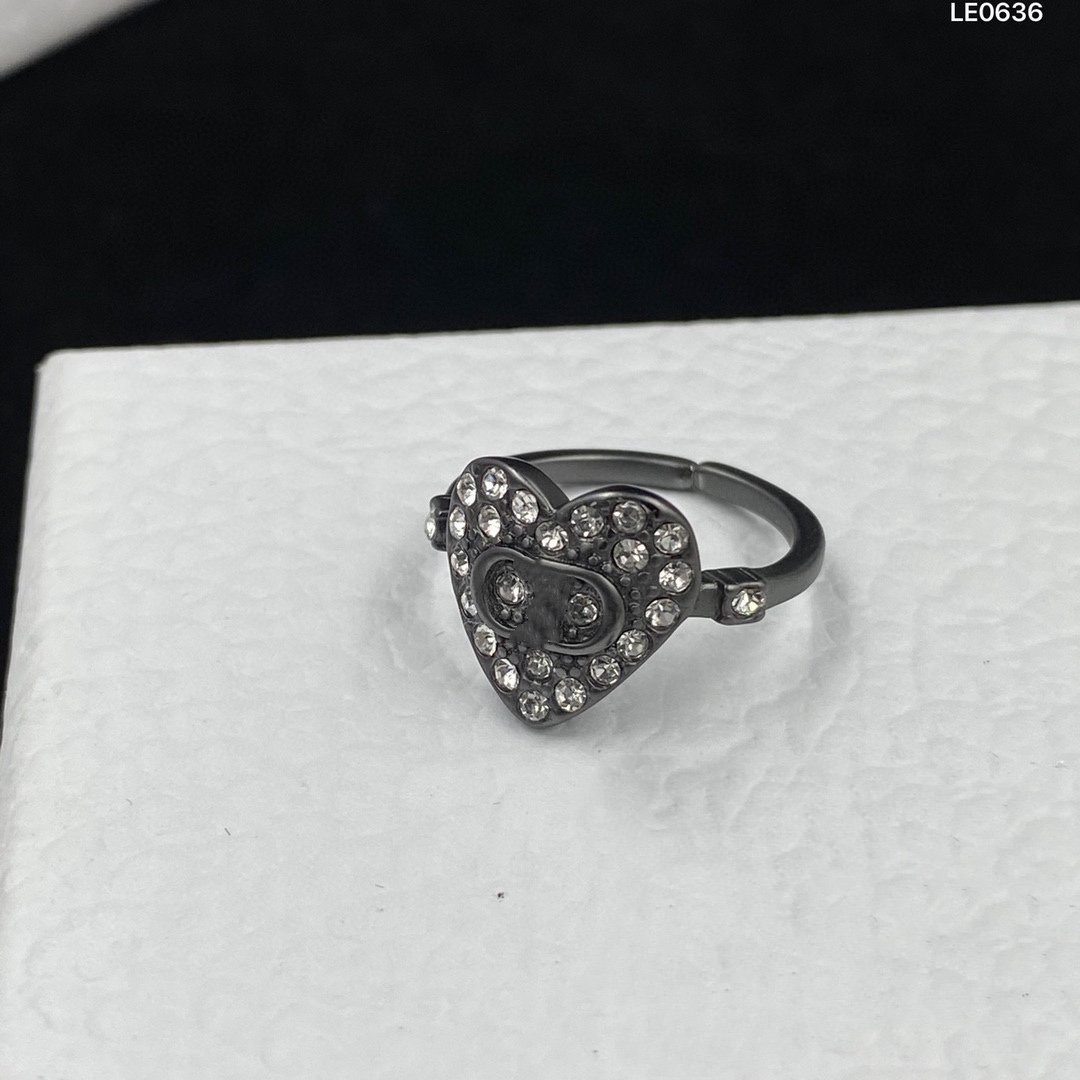 Beaded designer ring band formal wedding prom evening luxury jewelry heart women ring
Beaded designer ring band formal wedding prom evening luxury jewelry heart women ring
