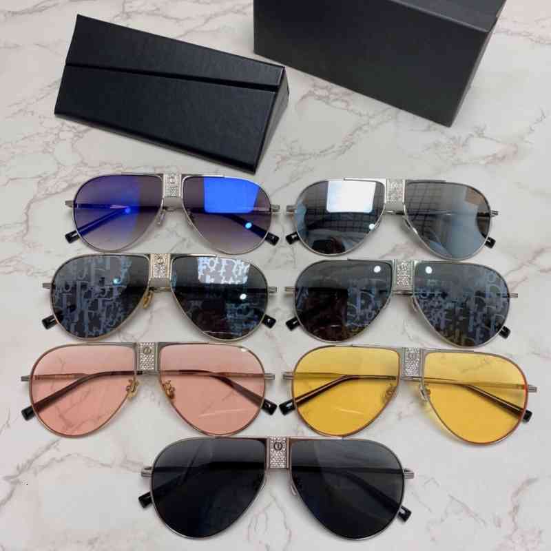 Sunglasses d family ins same Pilot female glasses personalized printed lens CD AIKU
Sunglasses d family ins same Pilot female glasses personalized printed lens CD AIKU