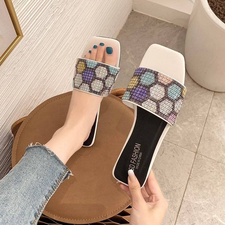 Summer New Slippers Fashion Lovely Beautiful Outdoor Flat Comfortable Non-Slip Personality Leisure Beach Sandals Factory Direct Sale