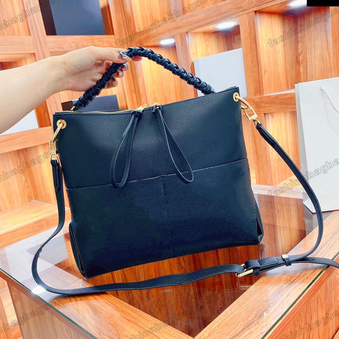 Mahina MAIDA Functional Tote M45522 Beaubourg MM HOBO Desinger Shoulder Bag Womens Embossed Leather Zipped Handbag Perforated Top Handle Bag Duffle Totes
Mahina MAIDA Functional Tote M45522 Beaubourg MM HOBO Desinger Shoulder Bag Womens Embossed Leather Zipped Handbag Perforated Top Handle Bag Duffle Totes
