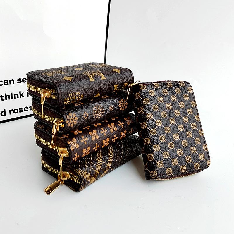 Wallets Manufacturer's Foreign Trade 2022 Classic Printed Short Women's Wallet Multi Card Pocket Portable Bag Ladies PurseWallets, Color4
Wallets Manufacturer's Foreign Trade 2022 Classic Printed Short Women's Wallet Multi Card Pocket Portable Bag Ladies PurseWallets, Color4