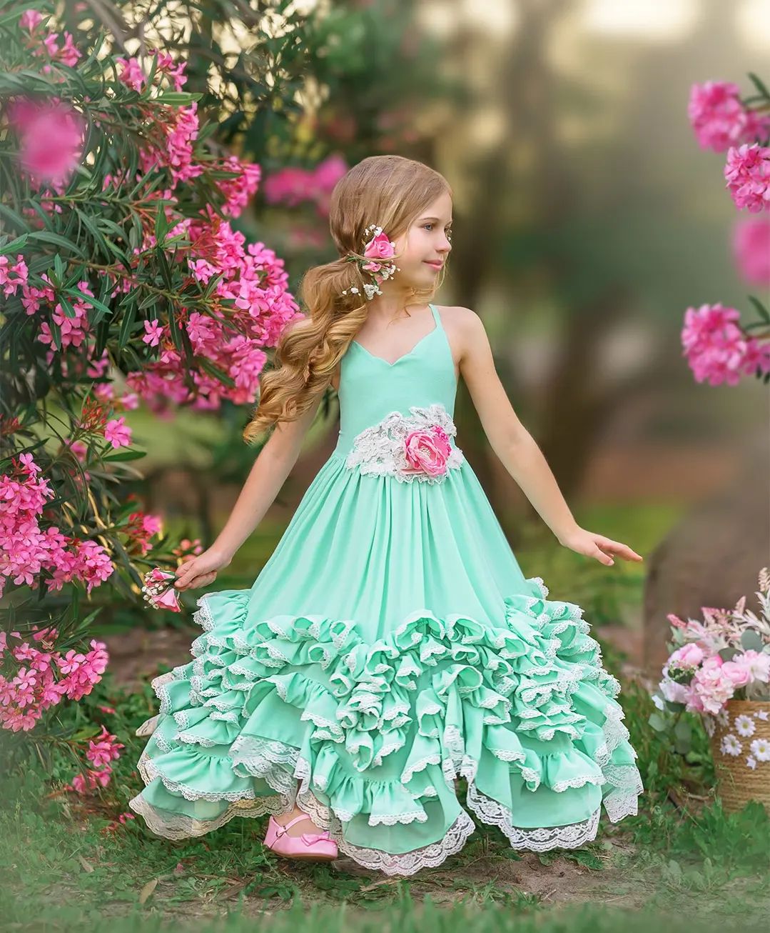 Light Green Boho Beach Flower Girl Dresses For Wedding Ruffled Bohemian Toddler Pageant Gowns Lace Up Back Appliqued Floor Length Kids Birthday Dress 