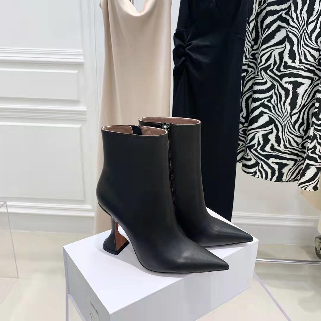 AMINA MUADDI Fashion Season Shoes Italy Giorgia Ankle Boots High Sculpted Heel Side Zip Black Genuine Leather nEP
AMINA MUADDI Fashion Season Shoes Italy Giorgia Ankle Boots High Sculpted Heel Side Zip Black Genuine Leather nEP