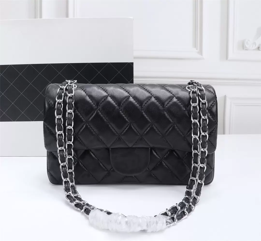 7A top quality shoulder Designer Bags Women handbags luxurious crossbody Designers Bag lambs leather classic flap gold chain clutch caviar wallets purse, Red
7A top quality shoulder Designer Bags Women handbags luxurious crossbody Designers Bag lambs leather classic flap gold chain clutch caviar wallets purse, Red