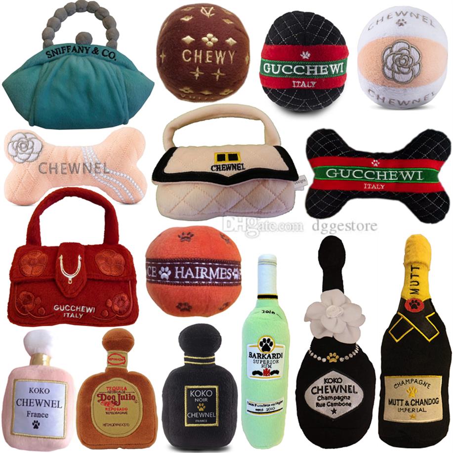 Designs Dog Toys Unique Squeaky Parody Plush Dog Toy Luxurious Haute Couture Purses Handbags Fashion Hound Collection Shaken Not S266O
Designs Dog Toys Unique Squeaky Parody Plush Dog Toy Luxurious Haute Couture Purses Handbags Fashion Hound Collection Shaken Not S266O