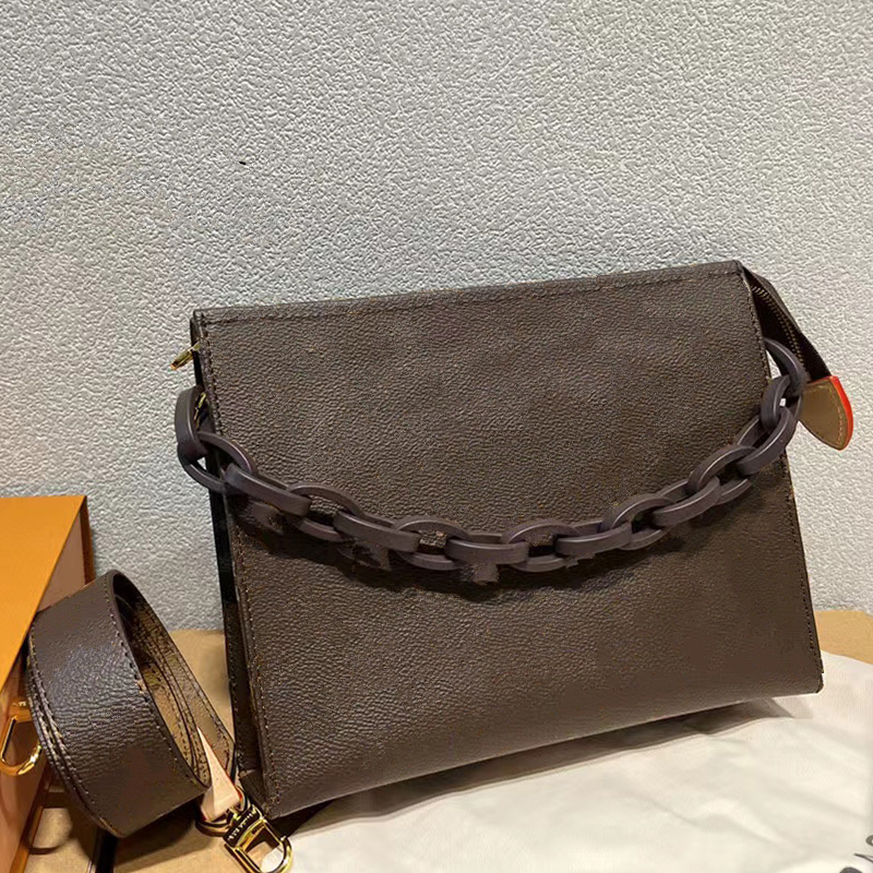 Men Women Clutch Designers Bag Classic Letter Printing with Chain Strap Vintage Matching Color Cross Body Shoulder Chest Bag Handbags Pouch