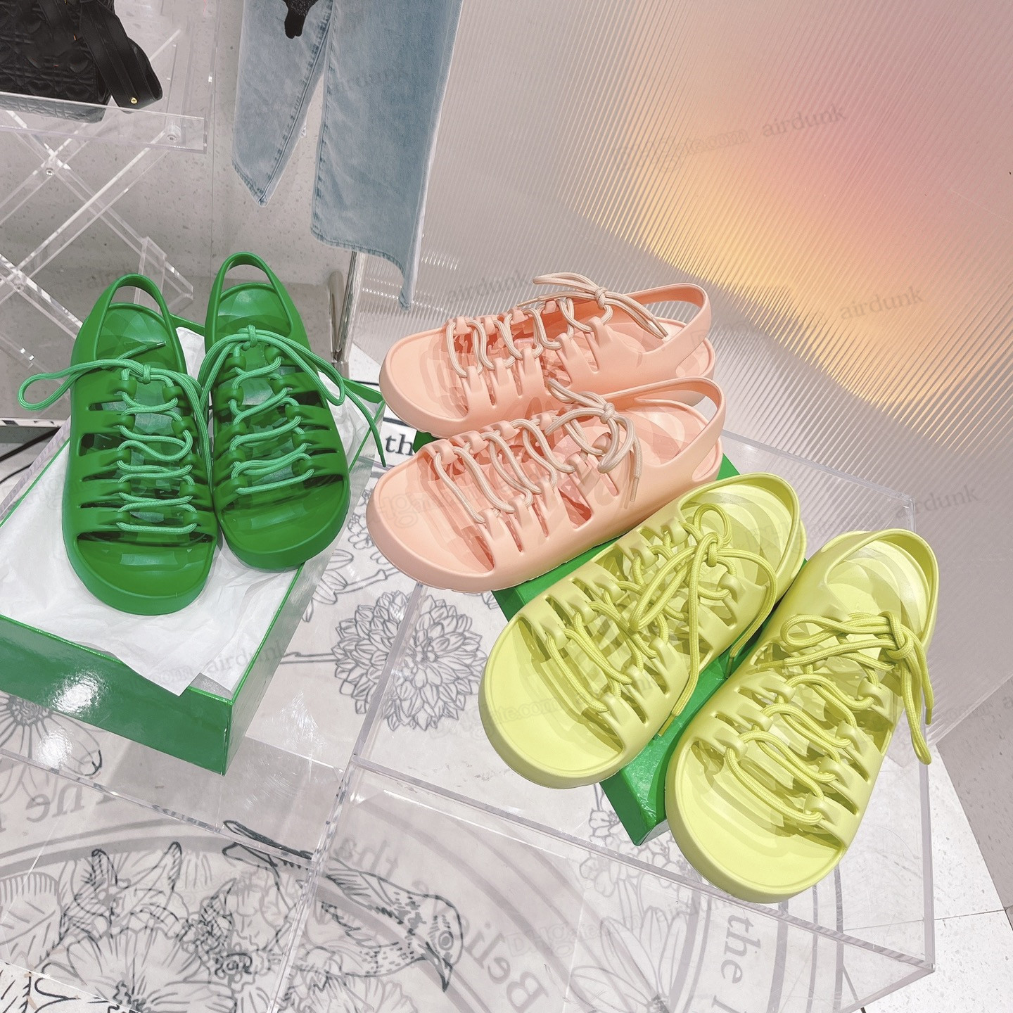2022 New Arrivals Spring and Summer Roman Strappy Top Jelly Sandals Breathable Easy simple waterproof non-slip ladies sandal size 35-40, I need look other product
2022 New Arrivals Spring and Summer Roman Strappy Top Jelly Sandals Breathable Easy simple waterproof non-slip ladies sandal size 35-40, I need look other product