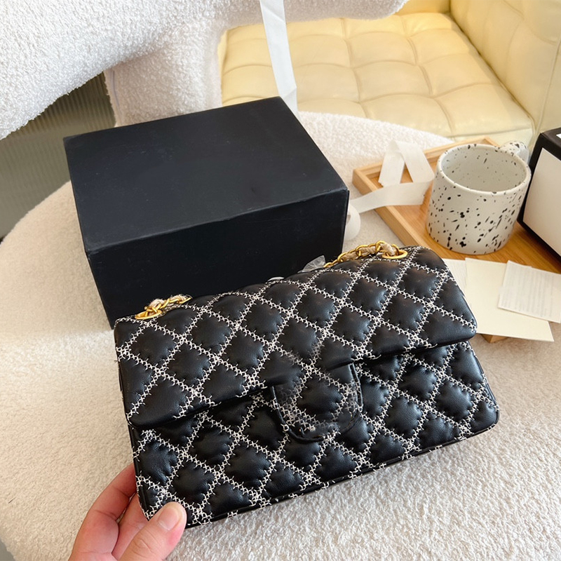 2022 High Quality Luxury Crossbody Bag Fashion New Chain Double Flap Designer Handbag Lambskin Quilted One Shoulder Women's Bag Classic Vintage Messenger Wallet, Black
2022 High Quality Luxury Crossbody Bag Fashion New Chain Double Flap Designer Handbag Lambskin Quilted One Shoulder Women's Bag Classic Vintage Messenger Wallet, Black