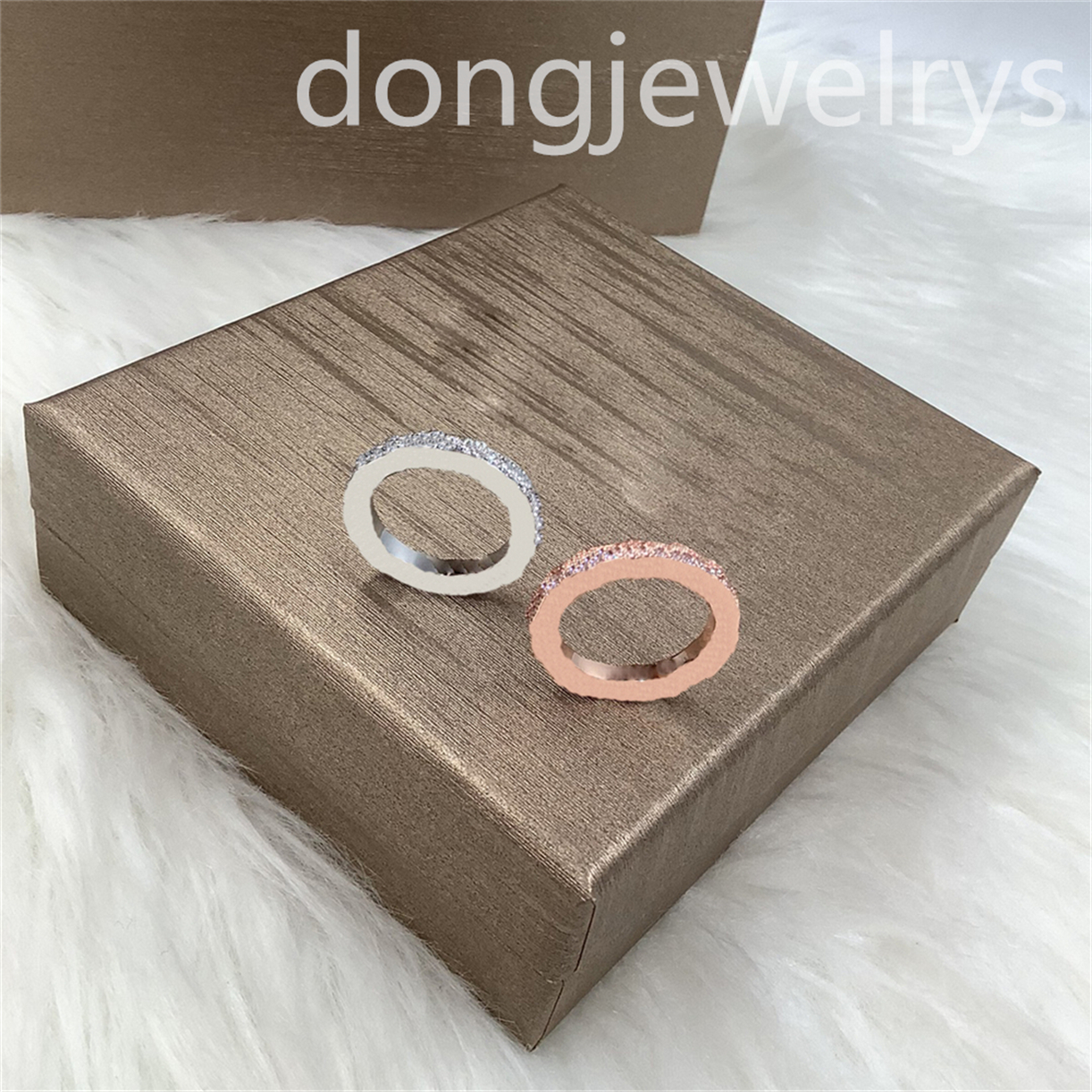 Simple Vintage Silver Jewelry Diamonds Band Rings Classic Engagement Ring For Woman Luxury Women Couple Rings Lovers Gift Dongjewelrys
Simple Vintage Silver Jewelry Diamonds Band Rings Classic Engagement Ring For Woman Luxury Women Couple Rings Lovers Gift Dongjewelrys