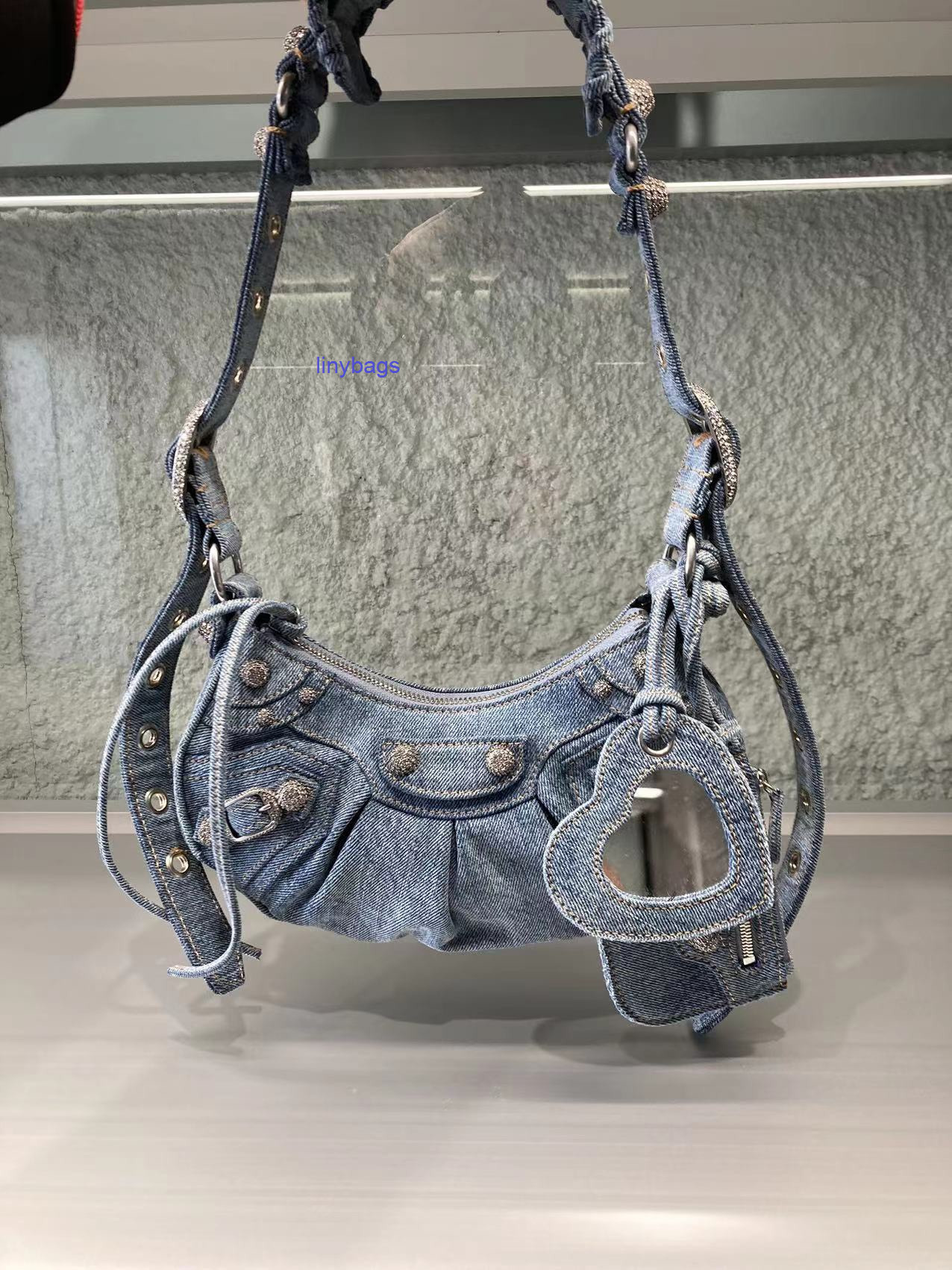 designer bags balencaigass Le cagole diamond button denim blue armpit bag crescent moon dumpling motorcycle bag, Bundles
designer bags balencaigass Le cagole diamond button denim blue armpit bag crescent moon dumpling motorcycle bag, Bundles