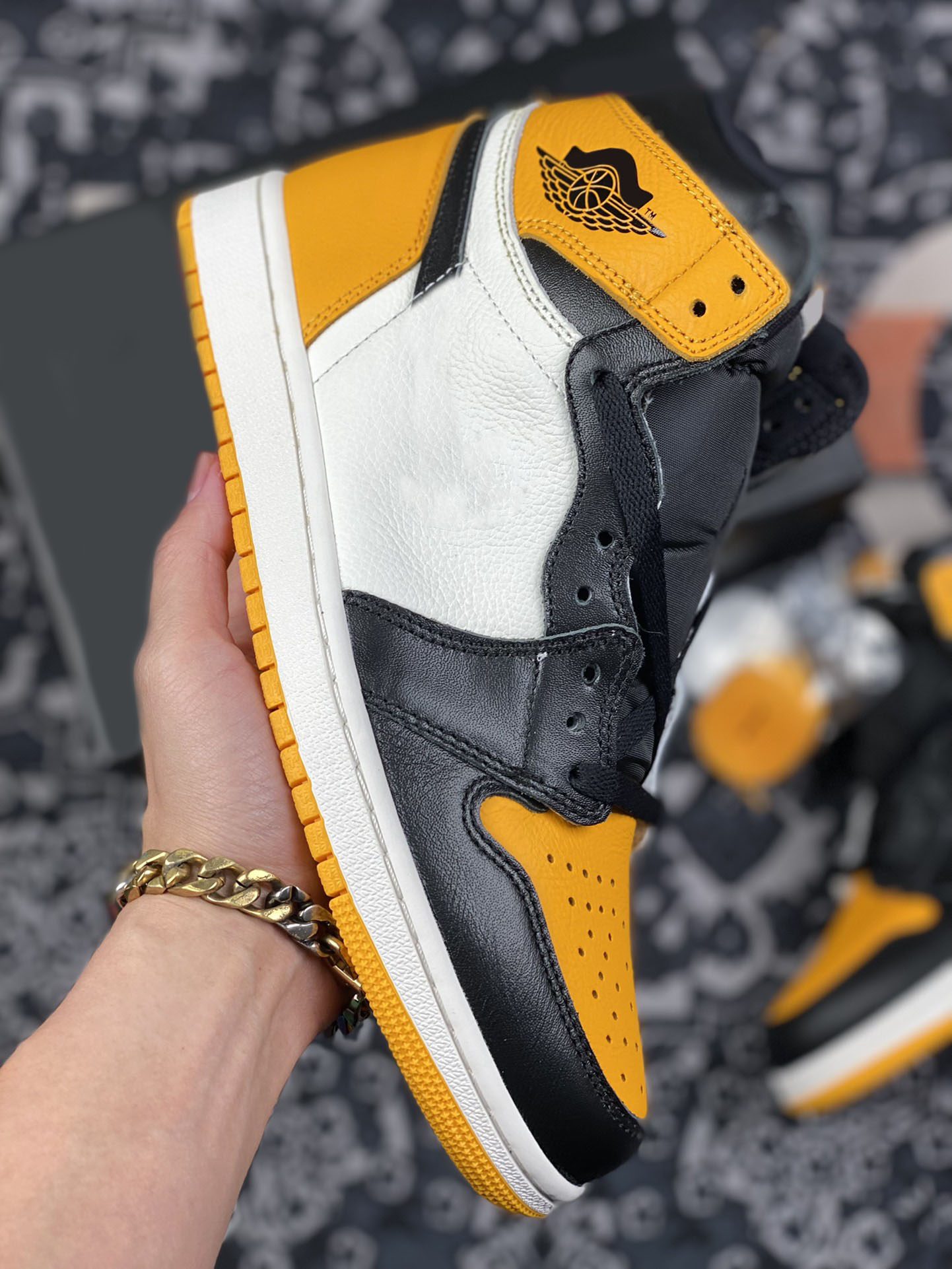 2022 Authentic 1 High OG Yellow Toe Basketball Shoes Taxi Black Sail jumpman 1S Light Curry Volt Prototype Retro Men Women Sports sneakers With Box, Customize
2022 Authentic 1 High OG Yellow Toe Basketball Shoes Taxi Black Sail jumpman 1S Light Curry Volt Prototype Retro Men Women Sports sneakers With Box, Customize