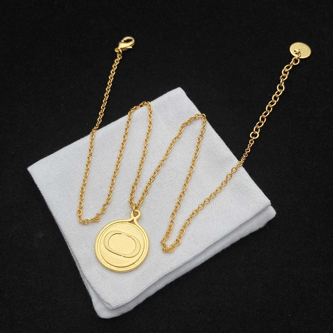 Luxury Designer Necklace Fashion Golden Chain Necklaces Gold Earrings Letter Ear Studs Hoop Earrings For Women Wedding Party Jewelry
Luxury Designer Necklace Fashion Golden Chain Necklaces Gold Earrings Letter Ear Studs Hoop Earrings For Women Wedding Party Jewelry