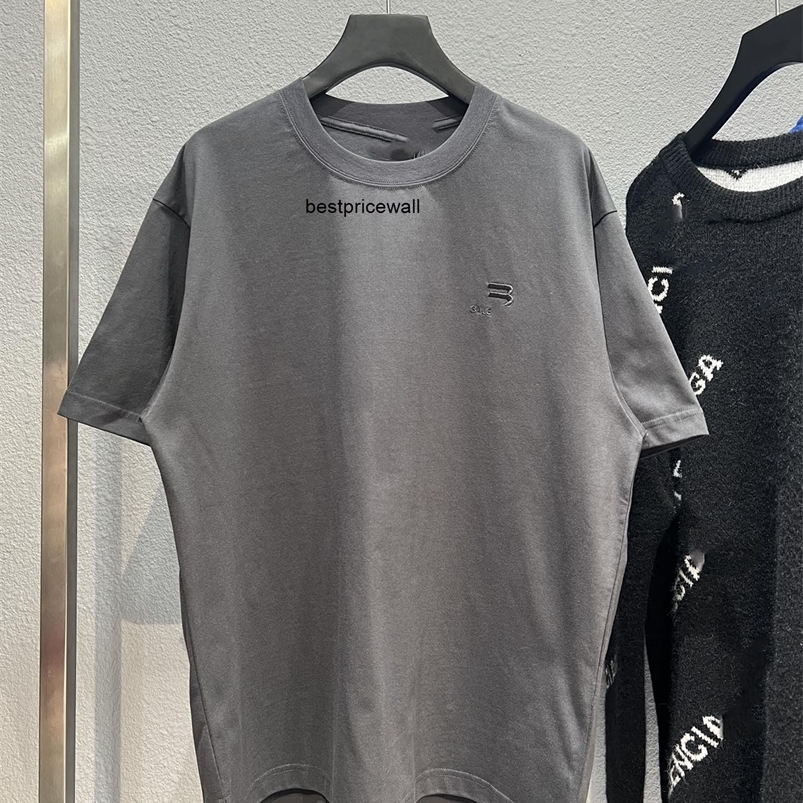 balencaigass men's t-shirts Correct ins couple Paris brick cabinet and wo front embroidered letters inverted hook short sleeve T-shirt ECO2, White
balencaigass men's t-shirts Correct ins couple Paris brick cabinet and wo front embroidered letters inverted hook short sleeve T-shirt ECO2, White