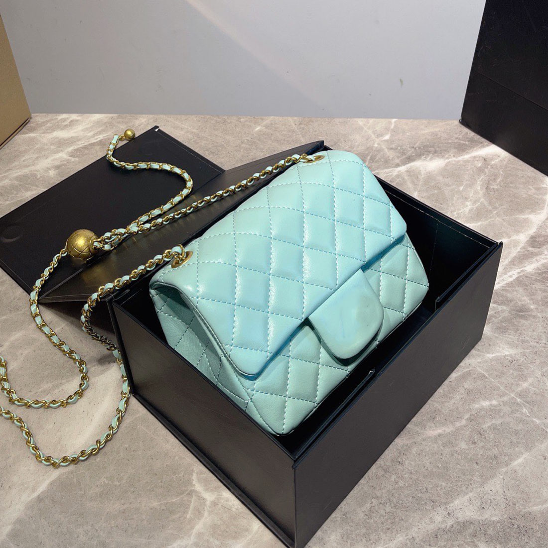 17Cm Flap Designer Bag Nine Colors Gold Ball Classic Leather Quilted Diamond Check Hardware Braided Chain Shoulder Strap Luxury Ladies Mini Crossbody Handbag, Box 
17Cm Flap Designer Bag Nine Colors Gold Ball Classic Leather Quilted Diamond Check Hardware Braided Chain Shoulder Strap Luxury Ladies Mini Crossbody Handbag, Box