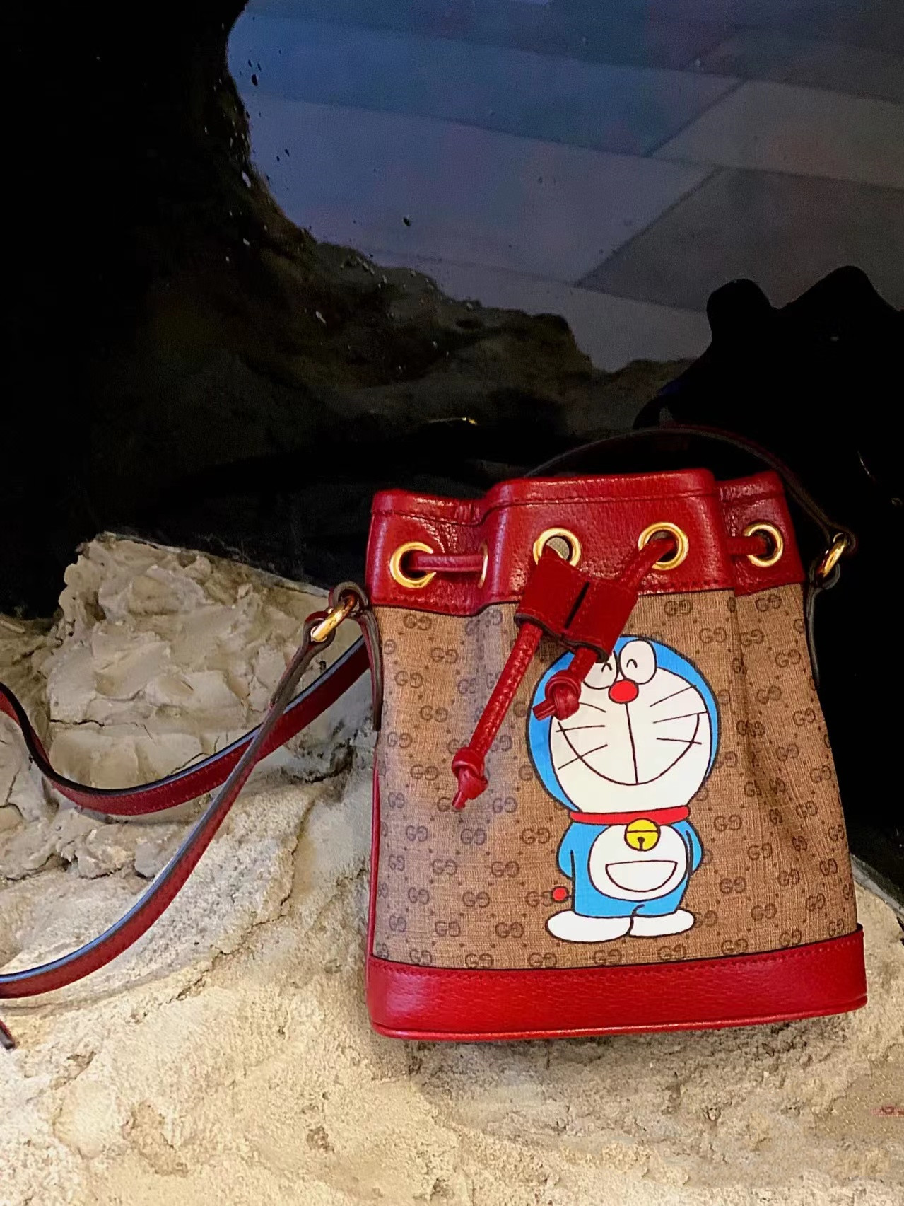 Top designer Ladies Bag Men Women Leather Style Doraemon borse uncinetto spiaggia Co-Brand Art Casual Shoulder Classic Outdoor Handbag Party beach bucket bag, Box
Top designer Ladies Bag Men Women Leather Style Doraemon borse uncinetto spiaggia Co-Brand Art Casual Shoulder Classic Outdoor Handbag Party beach bucket bag, Box