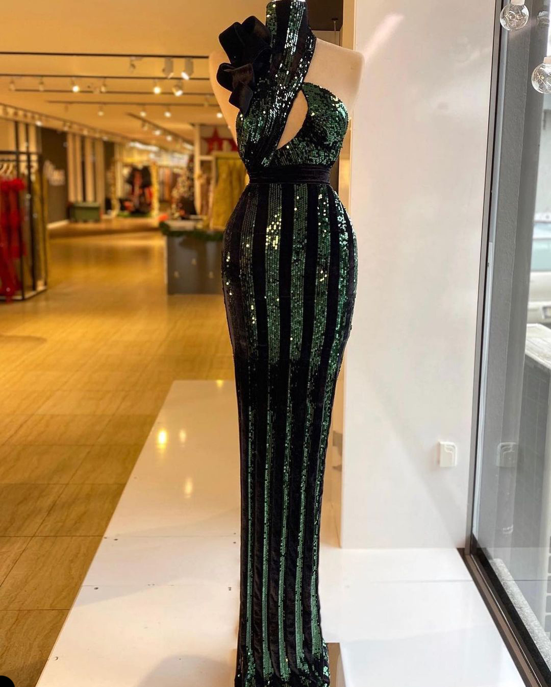 Unique Design Evening Dresses Black Green Sequined Flower High Neck Mermaid Formal Prom Party Gowns Vestidos De Novia