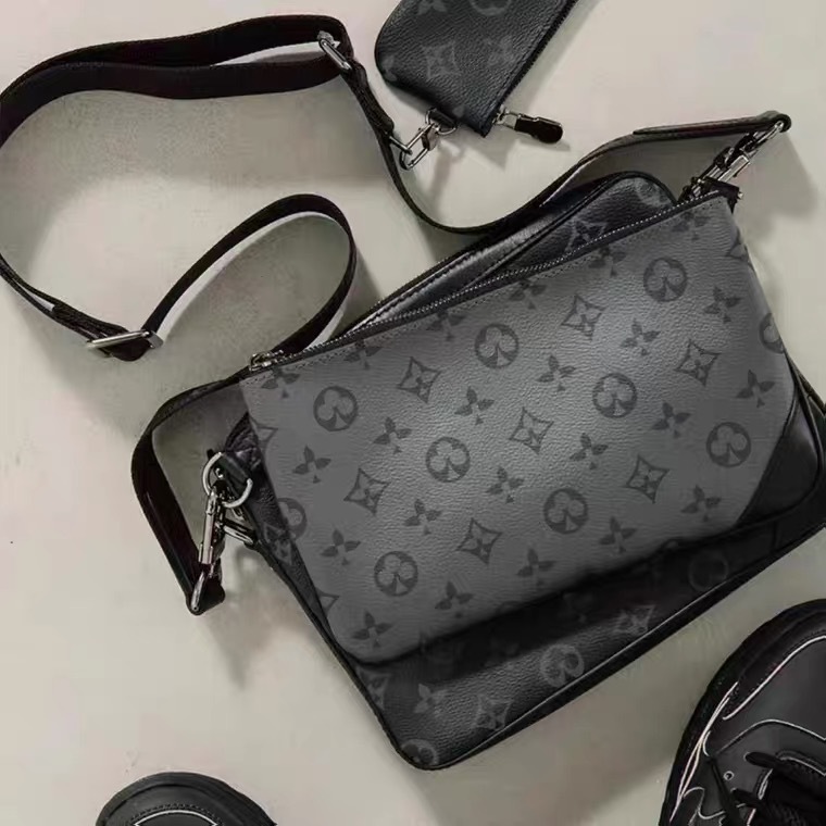 Luxury Fashion Brown Printed Men Women Messenger Bags Multiple Accessories Sling Crossbody Shoulder Bag Male Classic Zipper Black Leather Bag boys girls wallets, With logo
Luxury Fashion Brown Printed Men Women Messenger Bags Multiple Accessories Sling Crossbody Shoulder Bag Male Classic Zipper Black Leather Bag boys girls wallets, With logo