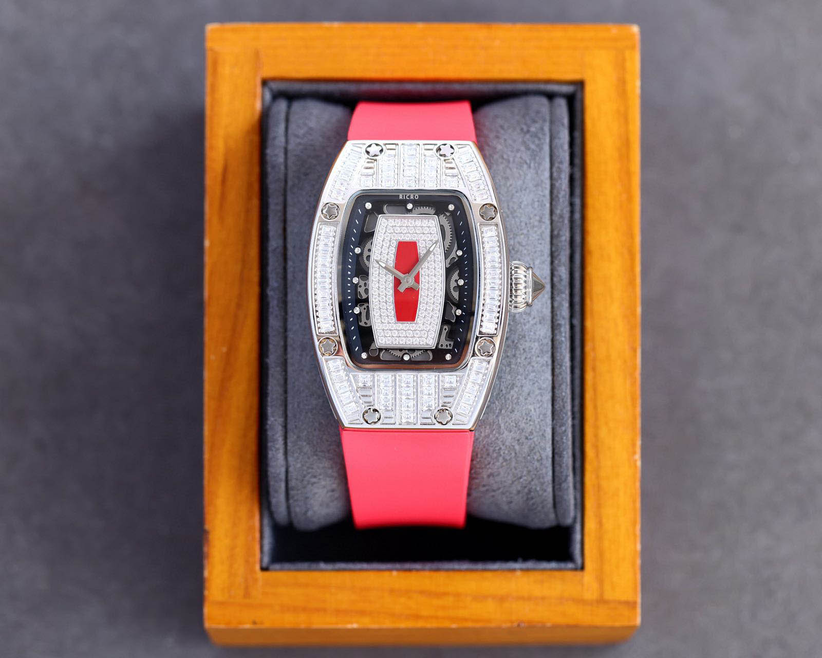 Ladies mechanical Watch 007-1 Goddess Series Dial Diamond Diamond Ring Luminous Function Folding Buckle Rubber Strap 31x45mm size
Ladies mechanical Watch 007-1 Goddess Series Dial Diamond Diamond Ring Luminous Function Folding Buckle Rubber Strap 31x45mm size
