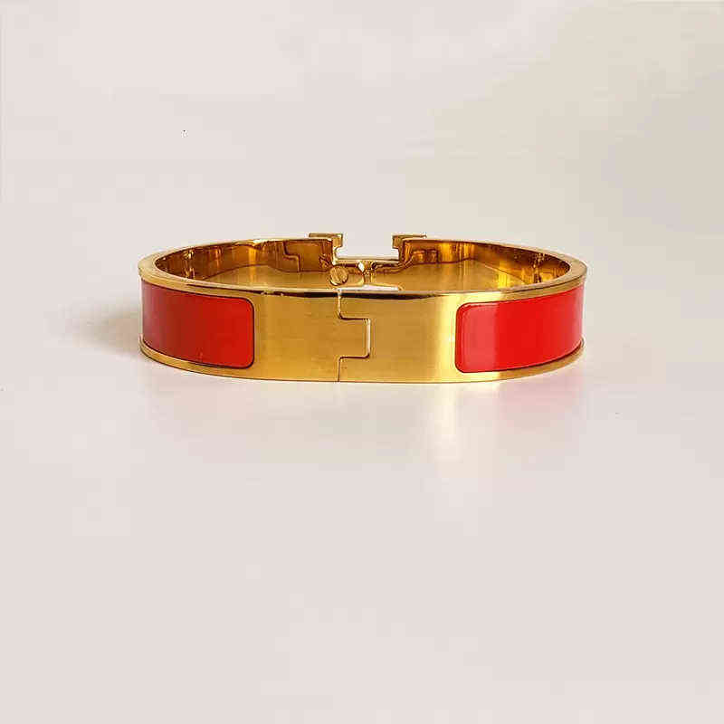 High quality designer design Bangle stainless steel gold buckle bracelet fashion jewelry men and women braceletsVM7W
High quality designer design Bangle stainless steel gold buckle bracelet fashion jewelry men and women braceletsVM7W