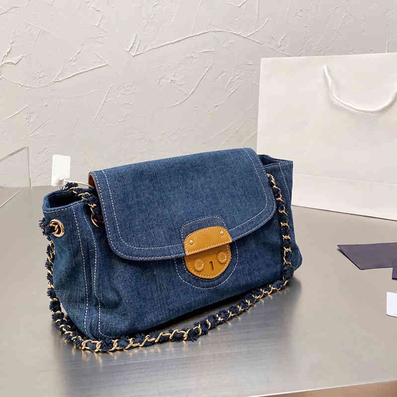 Chain Bags Designer Crossbody Shoulder Bag Women Luxury Denim Blue Handbags Fashion Underarm Classic Messenger Bags Wallets Ladies Tote 220615
Chain Bags Designer Crossbody Shoulder Bag Women Luxury Denim Blue Handbags Fashion Underarm Classic Messenger Bags Wallets Ladies Tote 220615