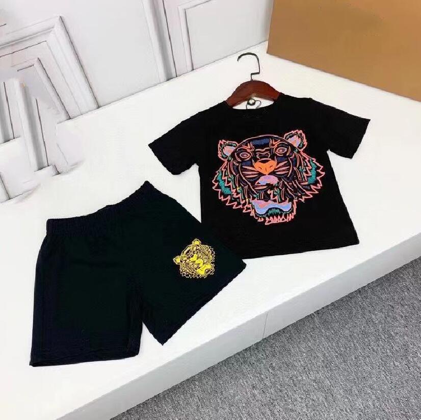 0-15T Children Designer Clothing Sets Baby Boy girls T-shirts Shorts Two-piece Suit size 90-160cm Kids Classic Letters Design Clothing set
0-15T Children Designer Clothing Sets Baby Boy girls T-shirts Shorts Two-piece Suit size 90-160cm Kids Classic Letters Design Clothing set
