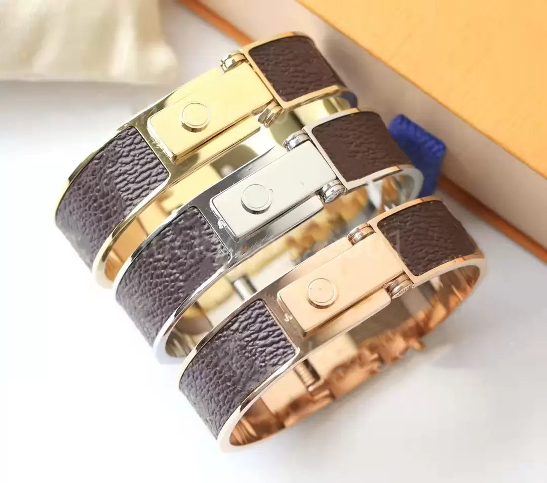 Charm bracelet love designer luxury Bracelet Stainless Steel Leather Buckle men and women fashions wedding lucky Golds bijoux Silver Rose Gold lover
Charm bracelet love designer luxury Bracelet Stainless Steel Leather Buckle men and women fashions wedding lucky Golds bijoux Silver Rose Gold lover