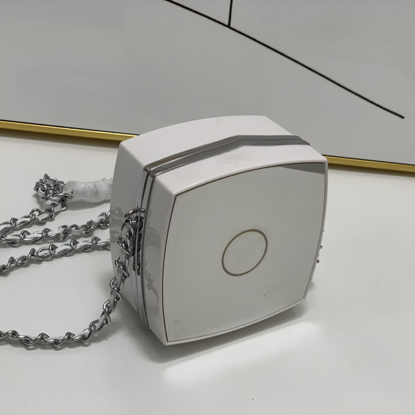 2022Ss F/W France Womens Mirror Power Box Vanity Bags Silver Metal Hardware Matelasse Chain Crossbody Shoulder Cosmetic Case Luxury Designer Handbags, White
2022Ss F/W France Womens Mirror Power Box Vanity Bags Silver Metal Hardware Matelasse Chain Crossbody Shoulder Cosmetic Case Luxury Designer Handbags, White