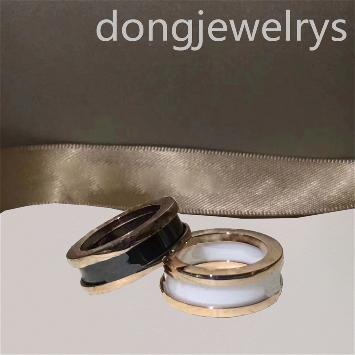 Gold Plated Anniversary Gifts Engagement Rings Women Ring Silver Solitaire Ring Smooth Designer Jewelry Round Ladies Lovers Gift Dongjewelrys
Gold Plated Anniversary Gifts Engagement Rings Women Ring Silver Solitaire Ring Smooth Designer Jewelry Round Ladies Lovers Gift Dongjewelrys