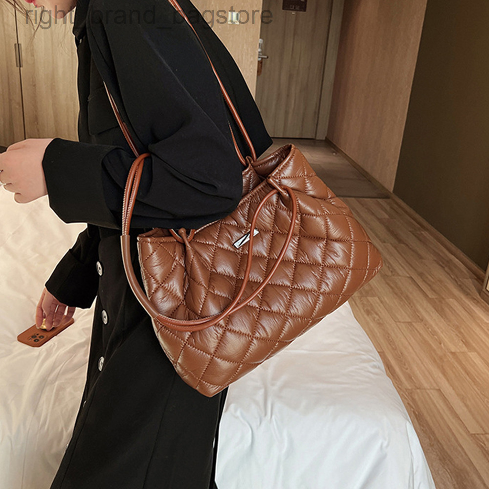 Brands Big Lingge Quilting Tote Women's Handbags Luxury Down Padded Women Shoulder Bag Cotton Pad Bucket Bags for Women 2022 New W220813, Coffee
Brands Big Lingge Quilting Tote Women's Handbags Luxury Down Padded Women Shoulder Bag Cotton Pad Bucket Bags for Women 2022 New W220813, Coffee