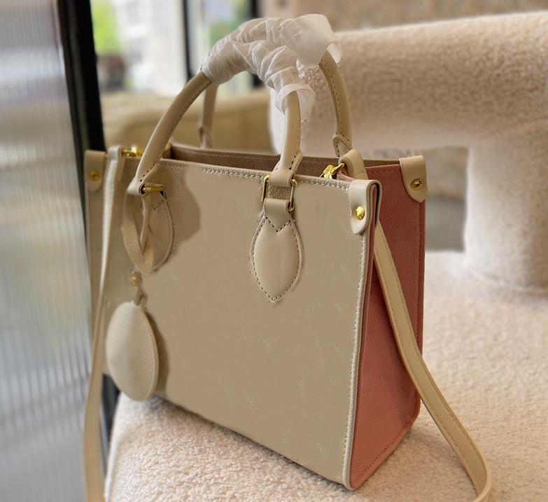 Fashionable small fresh shopping bag advanced spray painting embossing Design Handbag high quality new summer color matching Totess, Make up thedifference
Fashionable small fresh shopping bag advanced spray painting embossing Design Handbag high quality new summer color matching Totess, Make up thedifference