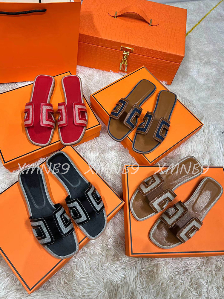 22SS New Color Women Slippers Designer Luxurys Slides Fashion Ladies Sandals Top Quality Summer Beach Slide Indoor Shoes 35-40 with Box, Red
22SS New Color Women Slippers Designer Luxurys Slides Fashion Ladies Sandals Top Quality Summer Beach Slide Indoor Shoes 35-40 with Box, Red