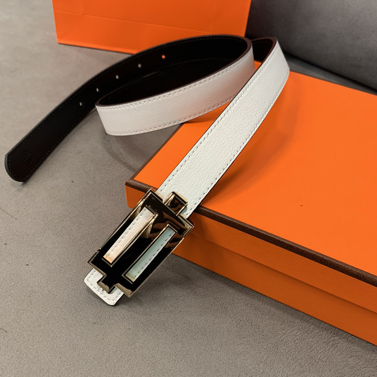 luxurys deingers belt leisure business fashion with woman man retro decoration needle buckle belts accessories simple versatile good, As pics
luxurys deingers belt leisure business fashion with woman man retro decoration needle buckle belts accessories simple versatile good, As pics