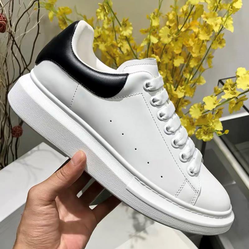 Fashion Men Designer Woman Leather Lace Up Platform Casual Shoes Oversized Sole Sneakers White Black mens womens Luxury velvet suede Chaussures Espadrilles 35-45
Fashion Men Designer Woman Leather Lace Up Platform Casual Shoes Oversized Sole Sneakers White Black mens womens Luxury velvet suede Chaussures Espadrilles 35-45