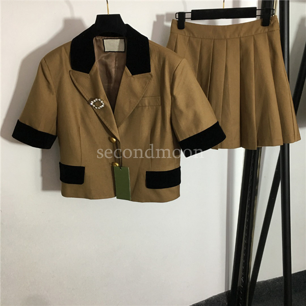 Women Casual Two Piece Dress Lapel Neck Blazers with Designer Brooch High Waist Pleated Skirts Woman Summer Outfit, Black
Women Casual Two Piece Dress Lapel Neck Blazers with Designer Brooch High Waist Pleated Skirts Woman Summer Outfit, Black