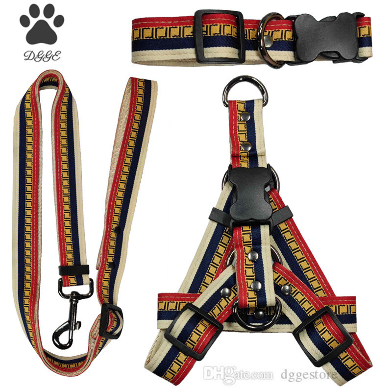 Fashion Brand Dog Collars and Leashes Set Designer Dog Harness Leash Seat Belts Classic Letters Pet Collar for Medium Large Dogs French Bulldog Golden Black B79
Fashion Brand Dog Collars and Leashes Set Designer Dog Harness Leash Seat Belts Classic Letters Pet Collar for Medium Large Dogs French Bulldog Golden Black B79
