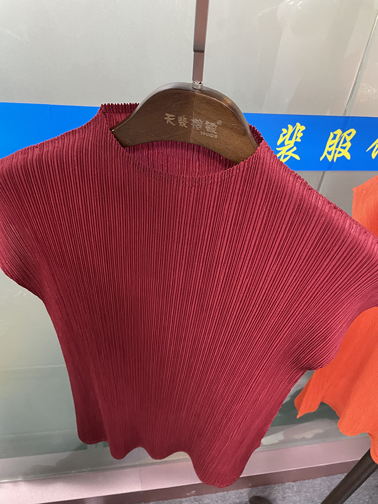 Miyake Pleated Classic Tops Sleeveless Black Bst T-shirt Harajuku Kawaii Korean Casual Fashion Women Tees Aesthetic Clothes 2145 220321