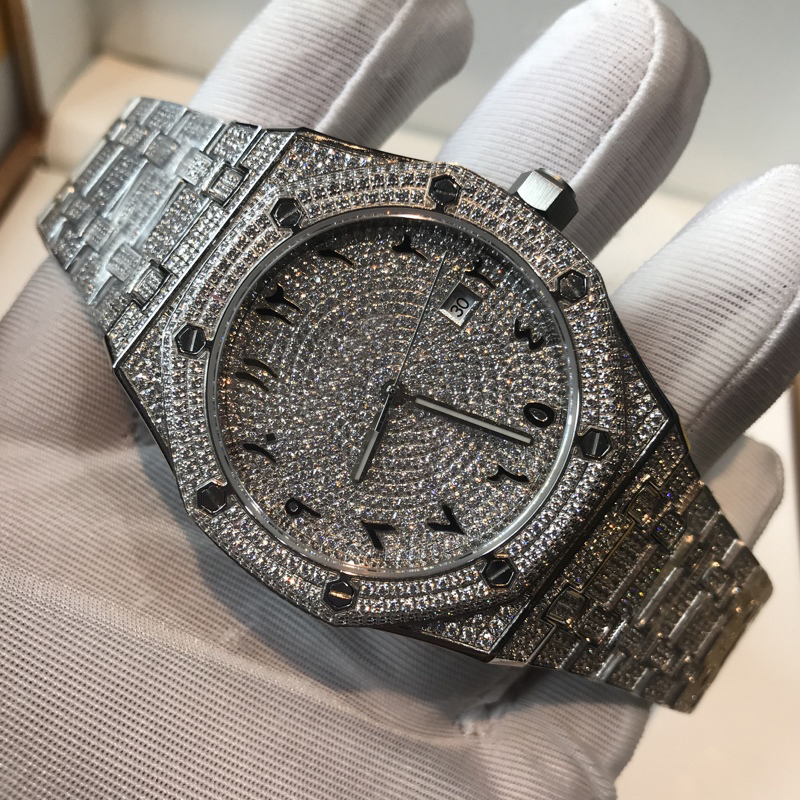 Silver Zirconia Diamonds Watch Arabic numerals Sapphire glass Mechanical Men Luxury Full Iced Out Watches 904L stainless steel Top quality, Only box and papers
Silver Zirconia Diamonds Watch Arabic numerals Sapphire glass Mechanical Men Luxury Full Iced Out Watches 904L stainless steel Top quality, Only box and papers