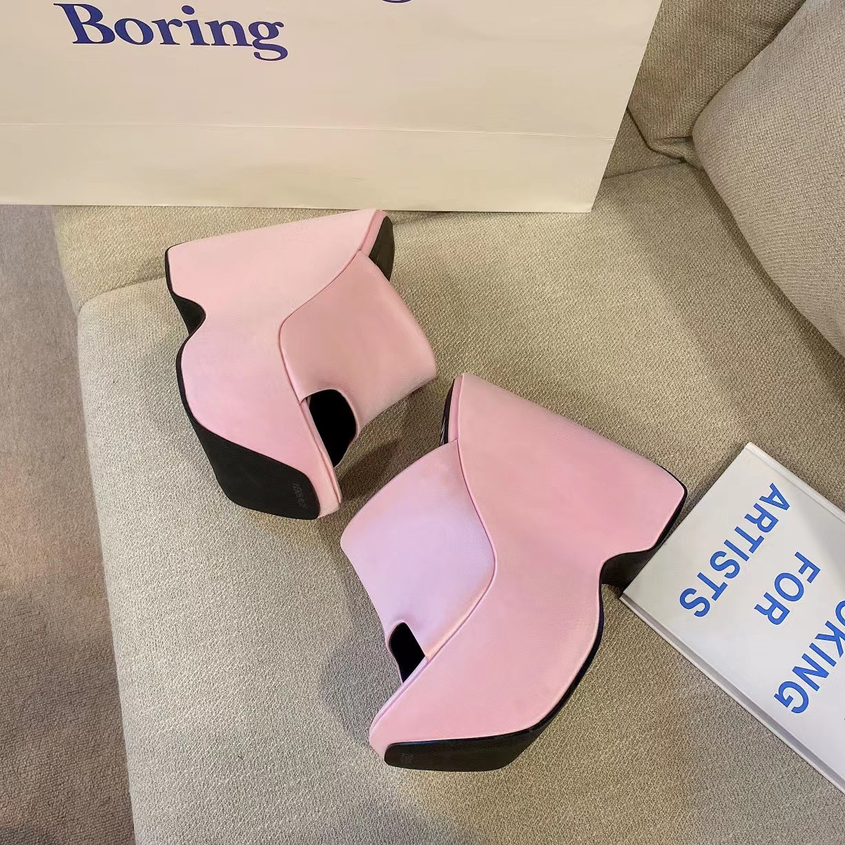 Platform sandals satin upper leather sole ankle strap and buckle strap design square head curved wedge trend, Color1
Platform sandals satin upper leather sole ankle strap and buckle strap design square head curved wedge trend, Color1
