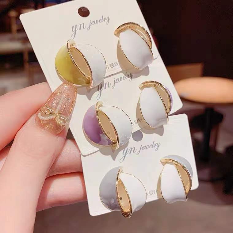 Cool Wind in Summer Small Fresh Earrings Drop Oil Color Contrast Geometric Three-dimensional Net Red Personalized S925 Silver
Cool Wind in Summer Small Fresh Earrings Drop Oil Color Contrast Geometric Three-dimensional Net Red Personalized S925 Silver