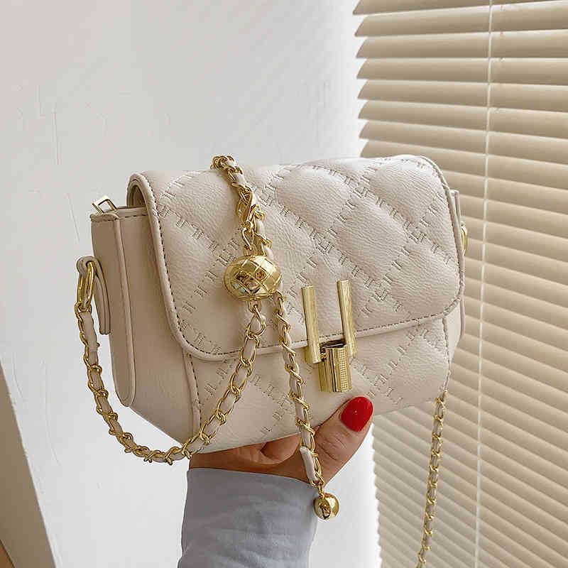 Ladies Fashion Luxury Brand Tide Bag Wholesale Small Women's 2022 New Design Chain Single Shoulder Messenger, Pearlescent color 
Ladies Fashion Luxury Brand Tide Bag Wholesale Small Women's 2022 New Design Chain Single Shoulder Messenger, Pearlescent color