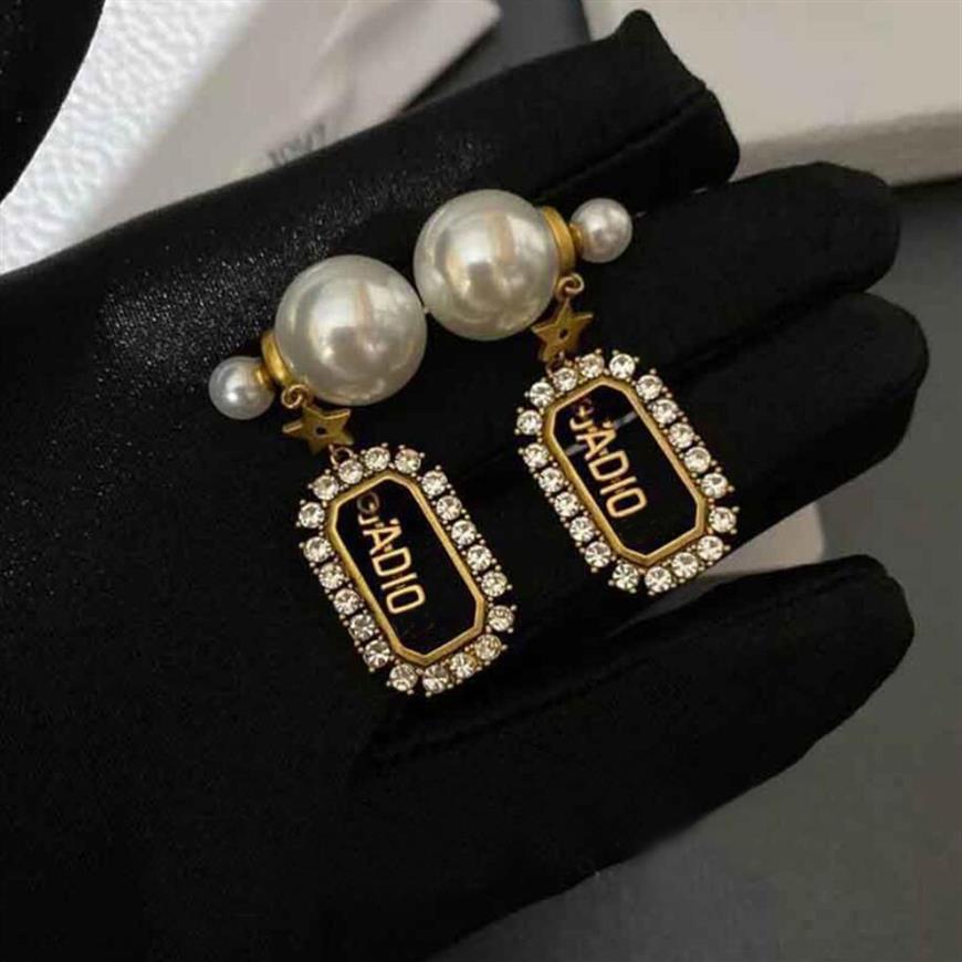 Designer Earrings Ear Stud Designers Brand 18K Gold Plated Geometry Letters Fashion Women Crystal Rhinestone Pearl Earring Wedding2074
Designer Earrings Ear Stud Designers Brand 18K Gold Plated Geometry Letters Fashion Women Crystal Rhinestone Pearl Earring Wedding2074