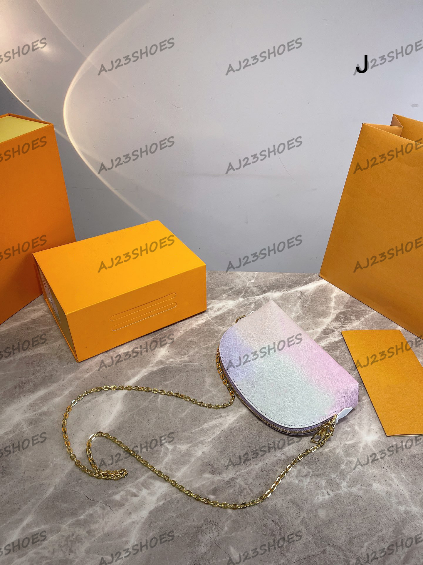 Sunrise Pastel Pochette Cosmetique Pouch Chain Makeup CrossBody Bag 2022SS Spring in the City Designer HandBag Wallet For Ladies, 01
Sunrise Pastel Pochette Cosmetique Pouch Chain Makeup CrossBody Bag 2022SS Spring in the City Designer HandBag Wallet For Ladies, 01