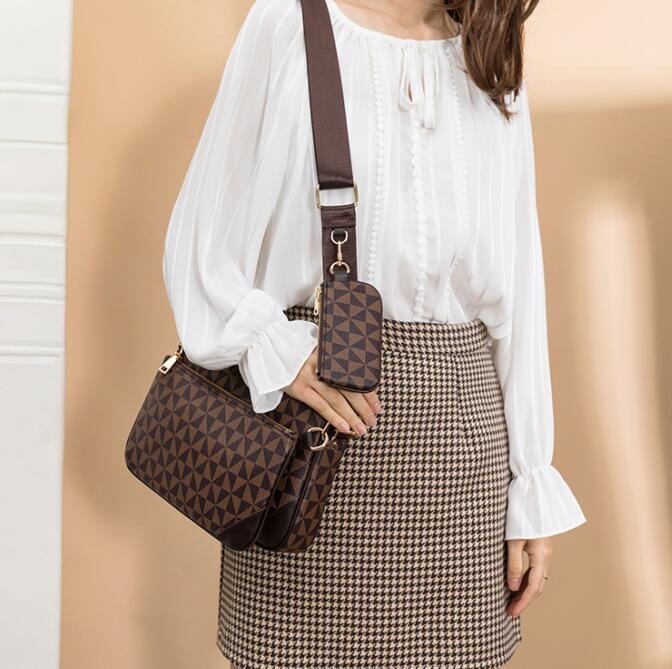Wholesale factory men leather shoulder bags outdoor leisure printing postman bag simple atmosphere plaid backpack multifunctional three-piece fashion handbag, Black-2326
Wholesale factory men leather shoulder bags outdoor leisure printing postman bag simple atmosphere plaid backpack multifunctional three-piece fashion handbag, Black-2326
